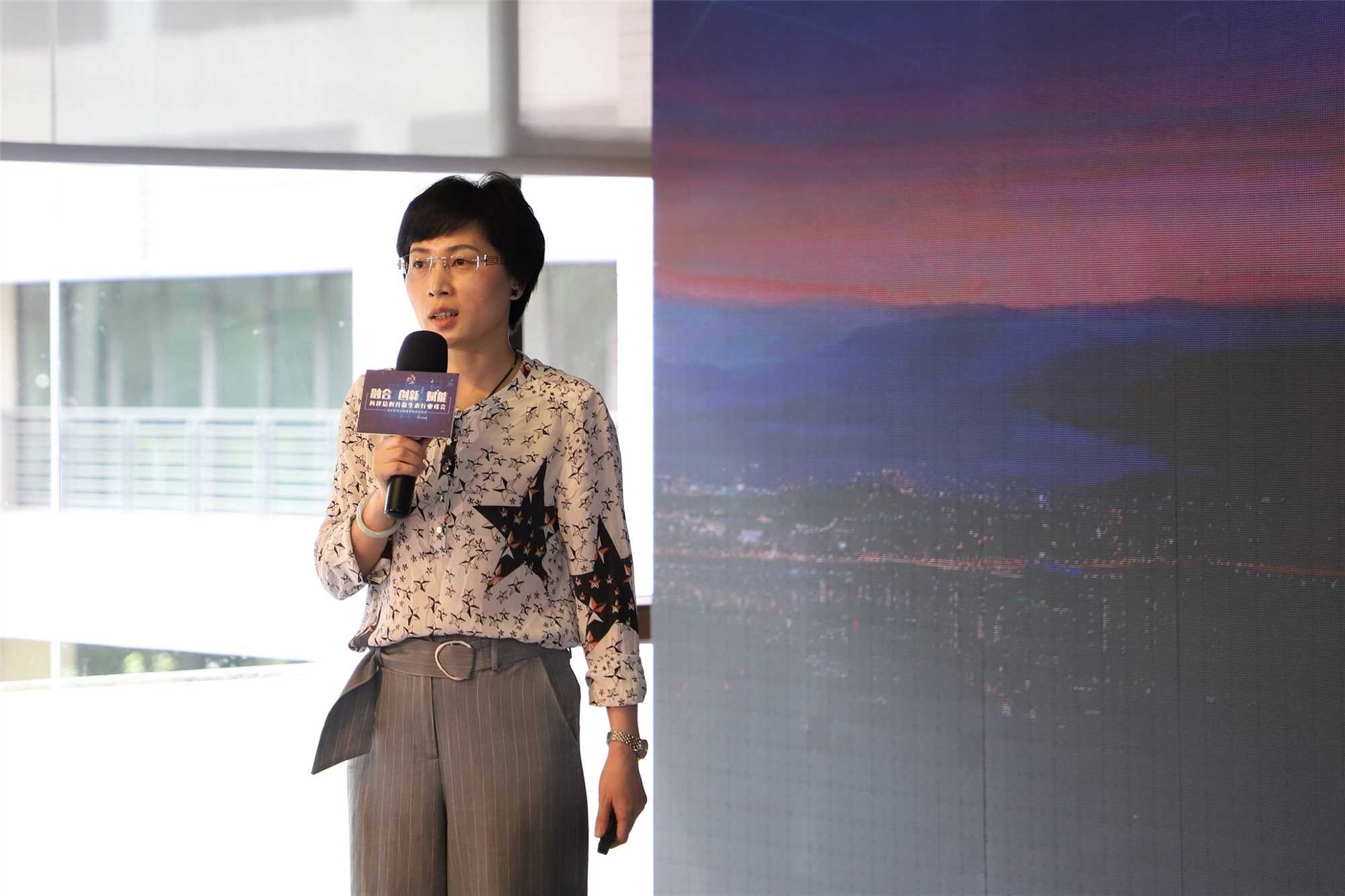 抢抓发展机遇 构建共赢生态，芒果体育出席信创行业峰会并发表演讲